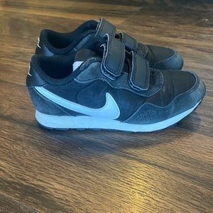 Boys black Nikes